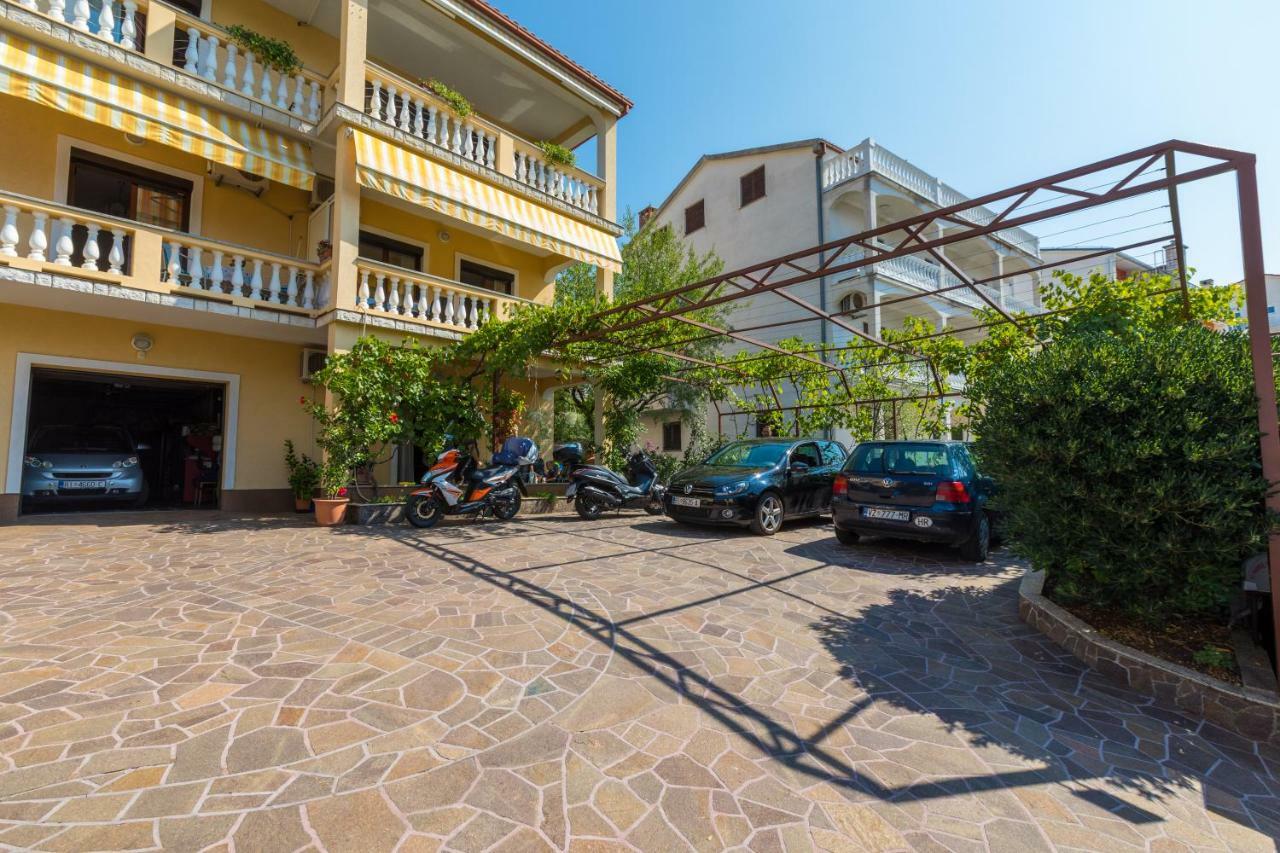 Apartman Laura Selce Exterior foto