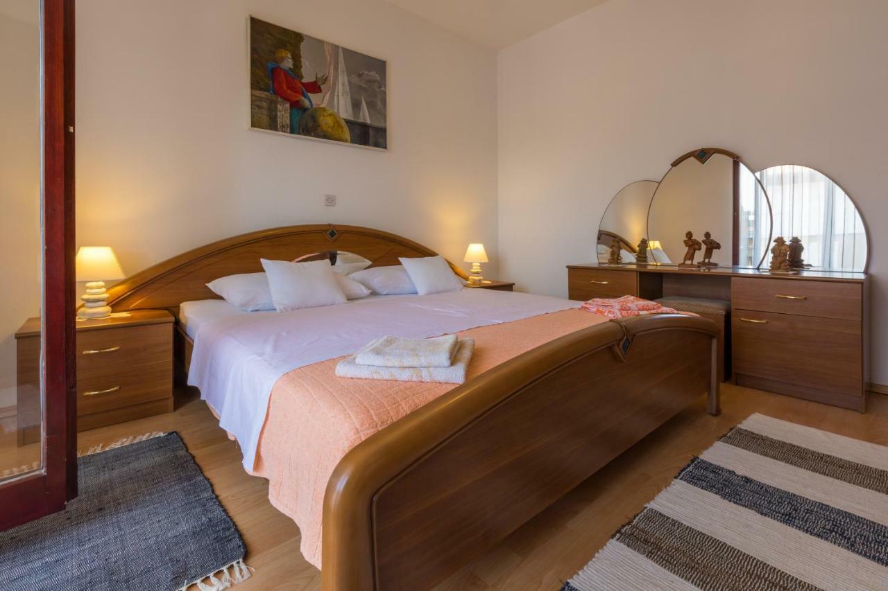 Apartman Laura Selce Exterior foto
