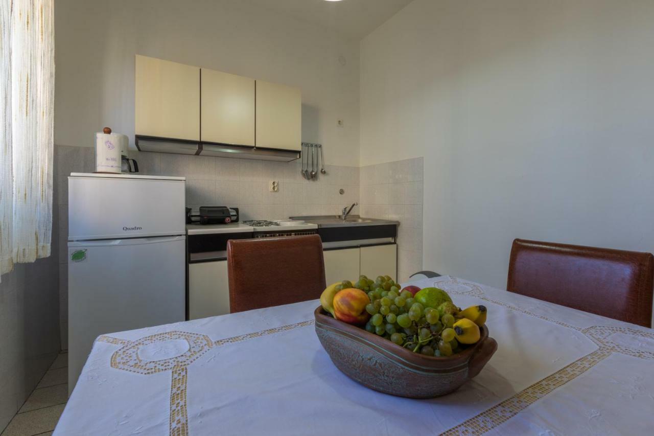 Apartman Laura Selce Exterior foto