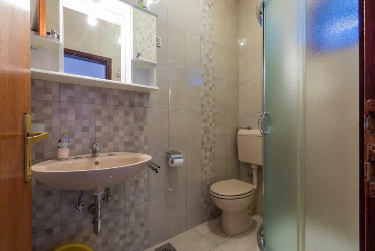 Apartman Laura Selce Exterior foto